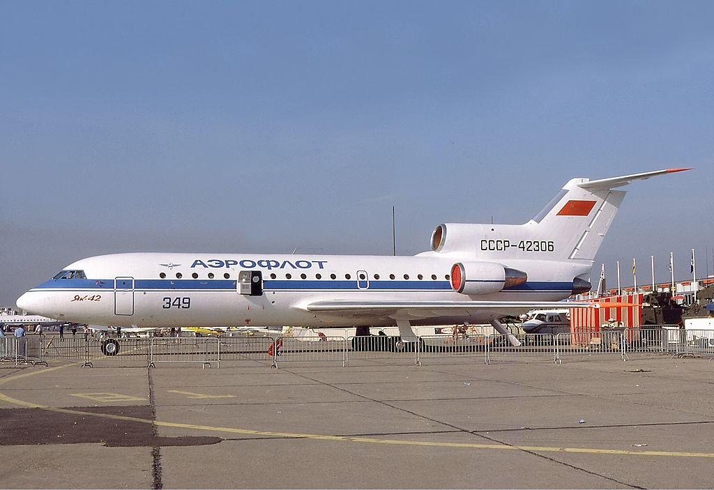 Yak-42(C).jpg
