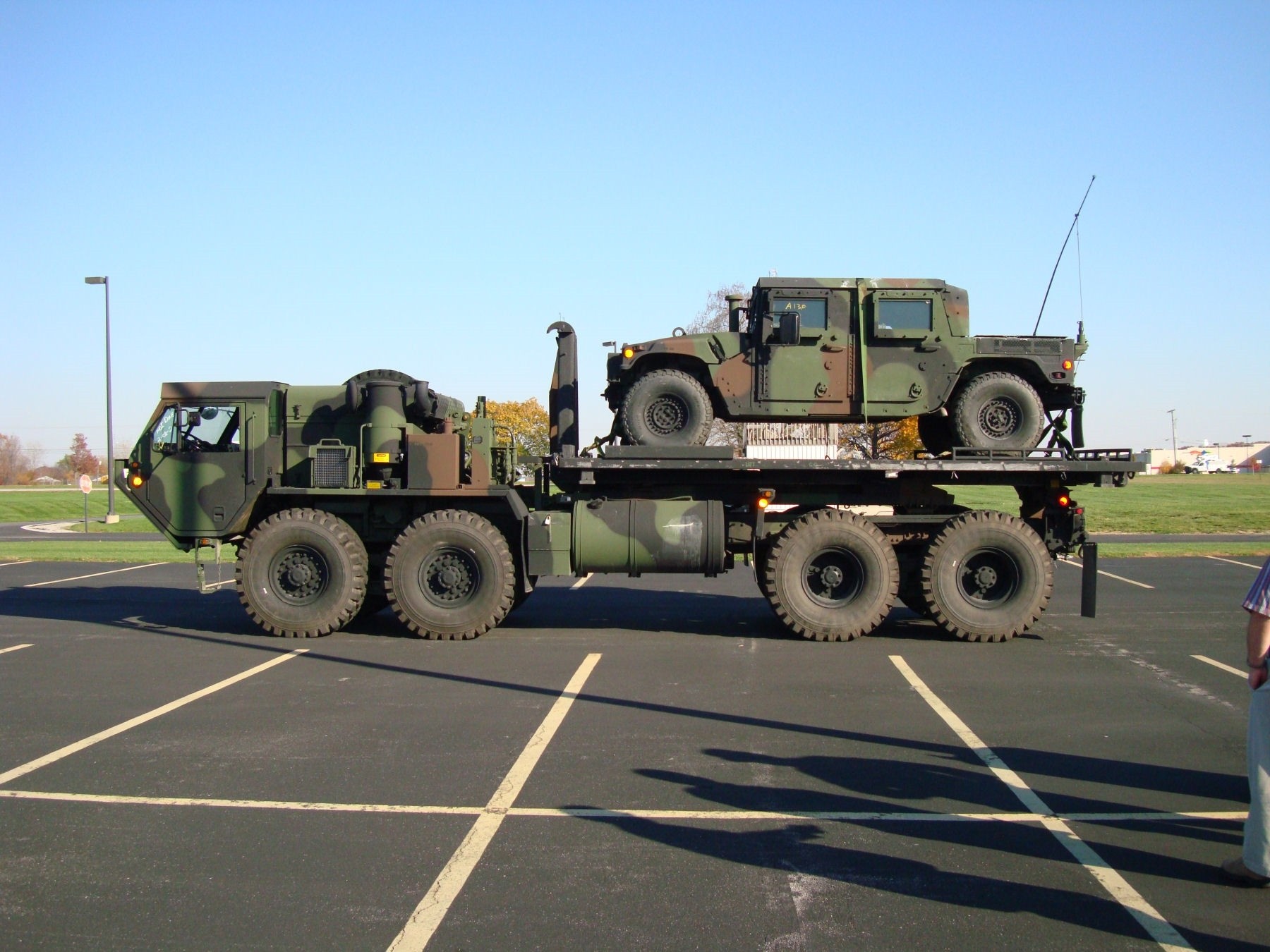 M1120_HEMTT_Load_Handling_System_(LHS)(C).jpg