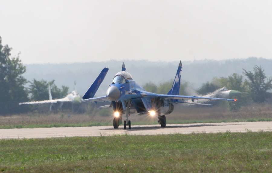 Mikoyan_MiG-29K_(BB).jpg