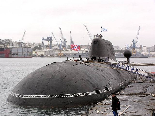 Akula_II_Class_SSN_(B).jpg