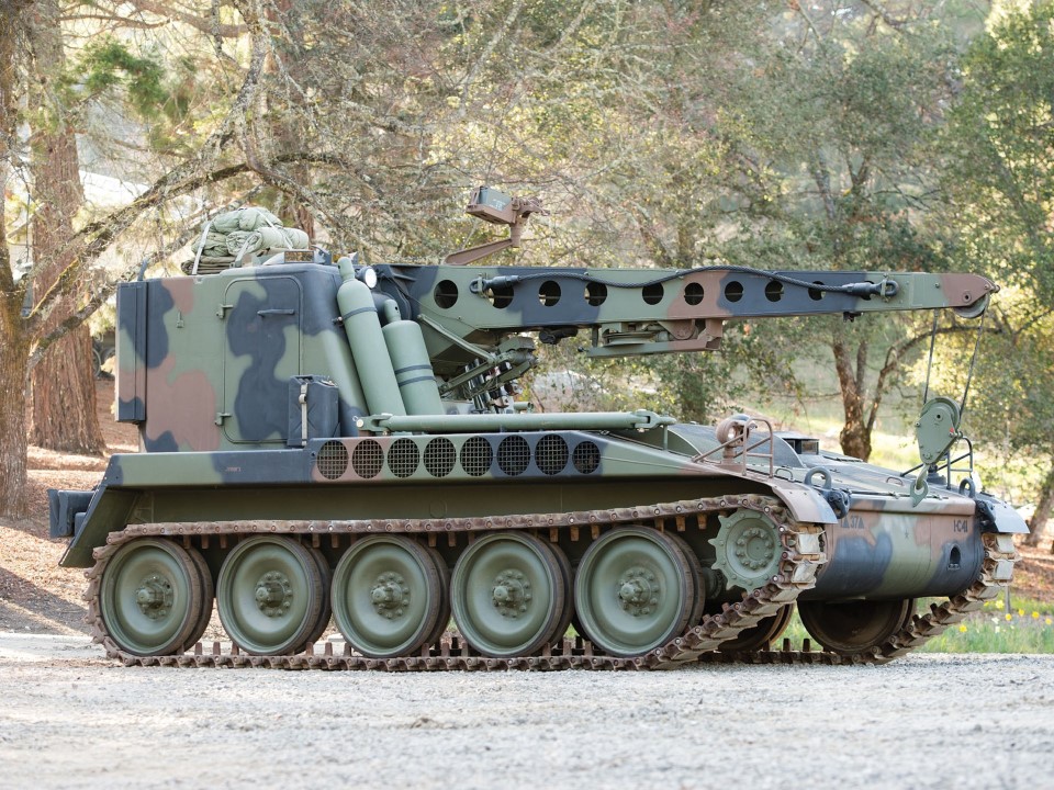 M578_American_Tracked_(B).jpg