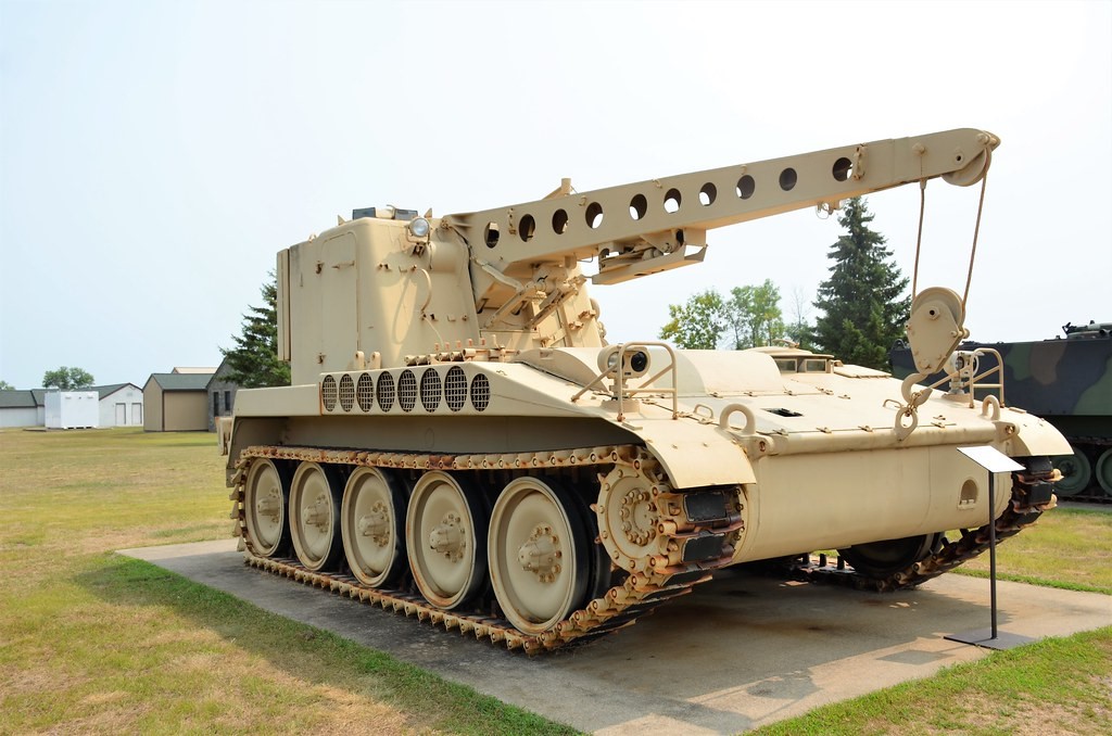 M578_American_Tracked_(A).jpg
