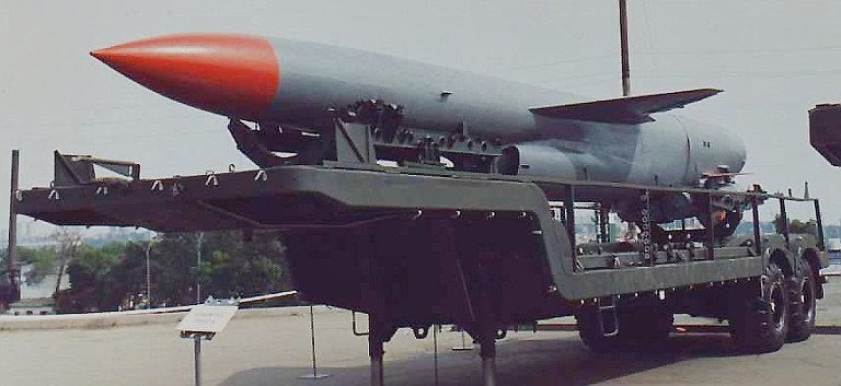 SS-N-19_Shipwreck_anti-ship_missile_(B).jpg