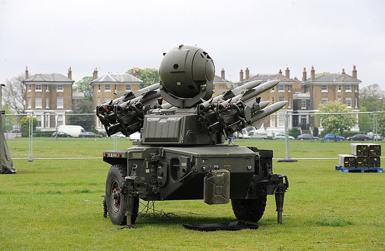 Rapier_is_a_surface-to-air_missile_(CC).jpg