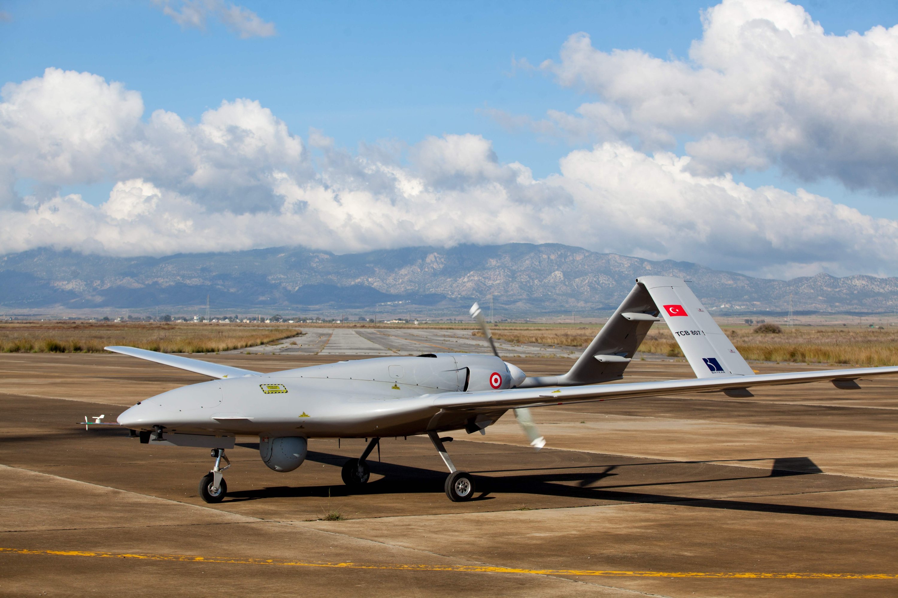 Turkish_Bayraktar_TB2(D).jpg