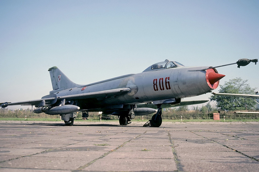 Su-7_Fitter_ground-attack_fighter(A).jpg