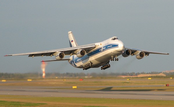 An124_Russian_Airlift_(C).jpg