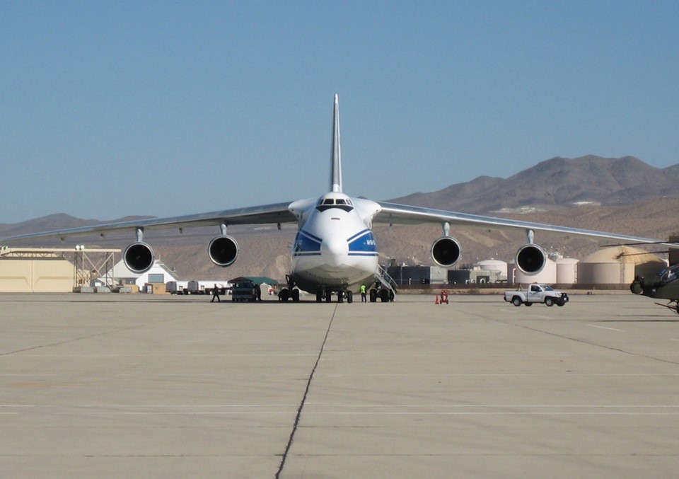 An124_Russian_Airlift_(D).jpg