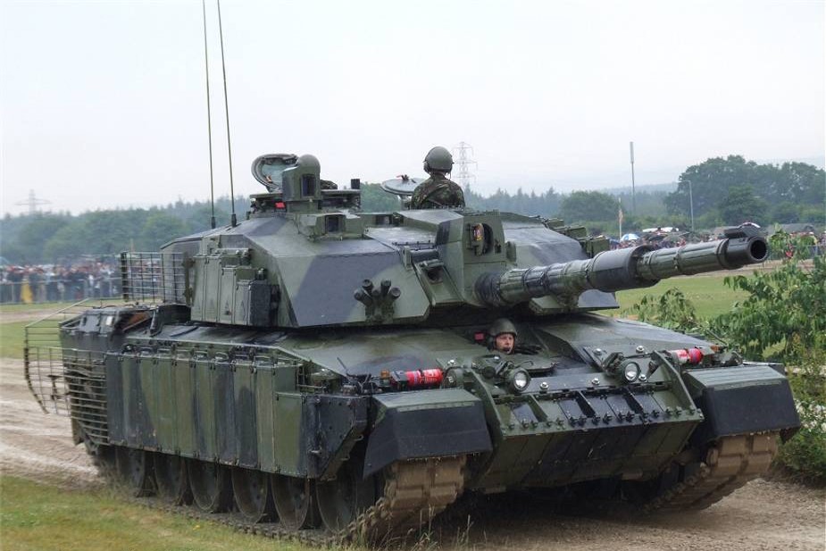 Challenger_2_MBT_(BB).jpg
