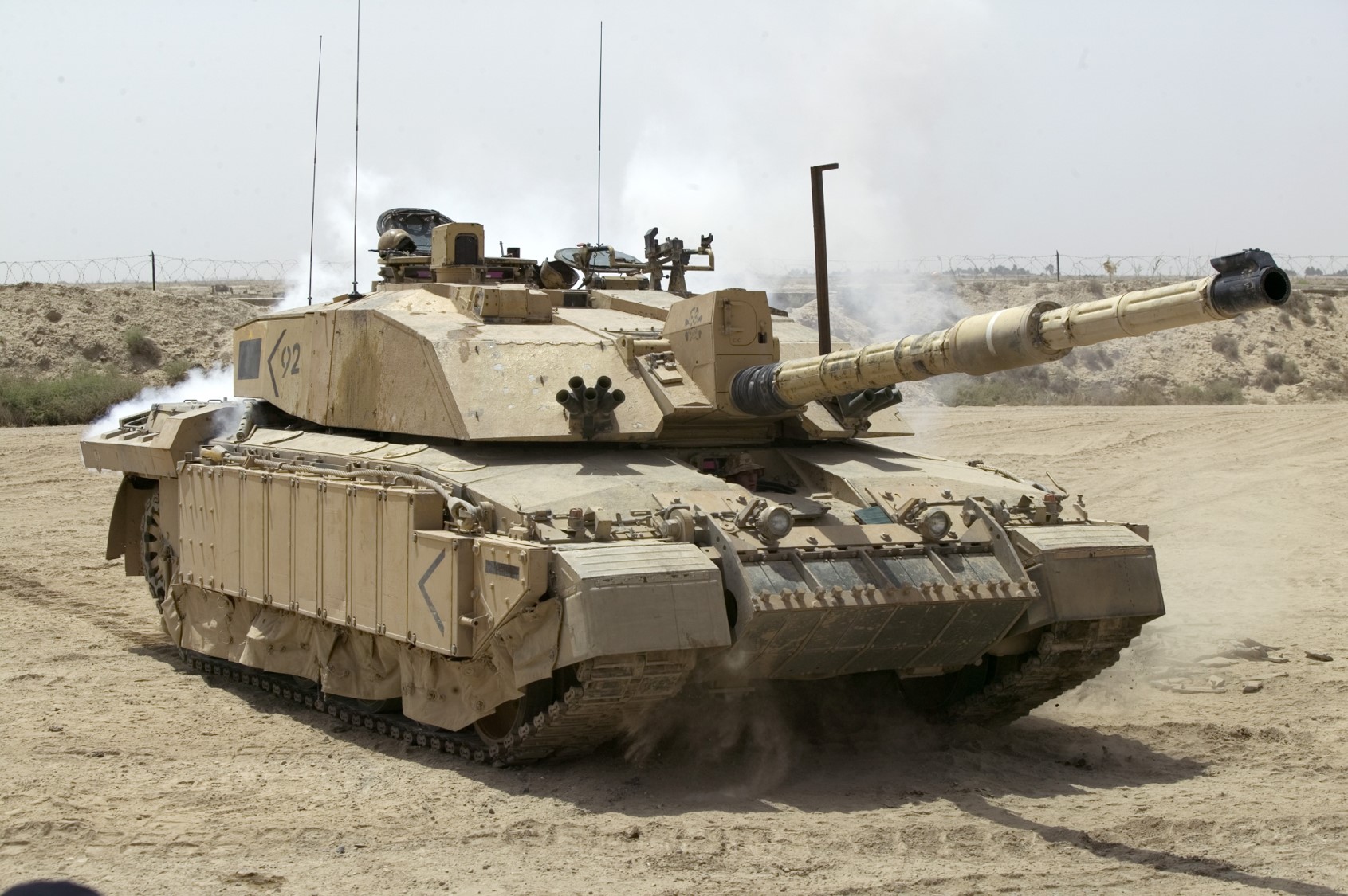 Challenger_2_MBT_(CC).jpg