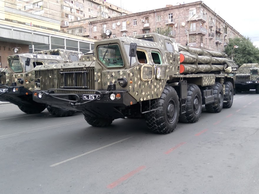 BM-30_Smerch_(EE).jpg
