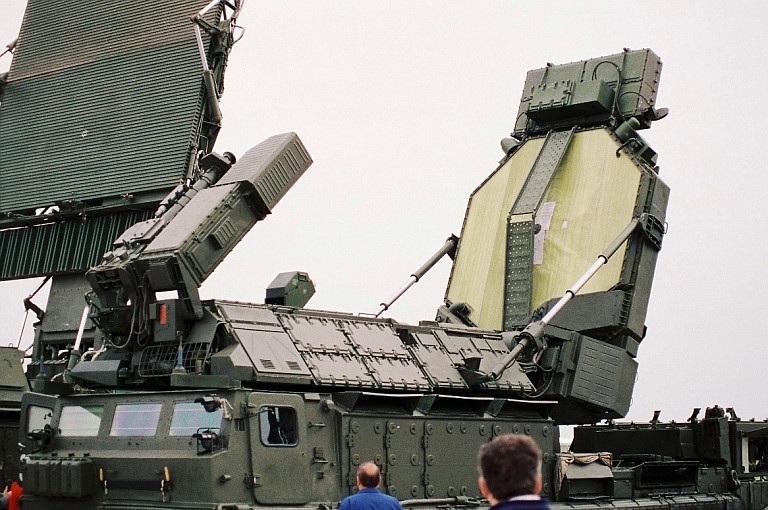 9S32_Grill_Pan_Radar_(CC).jpg
