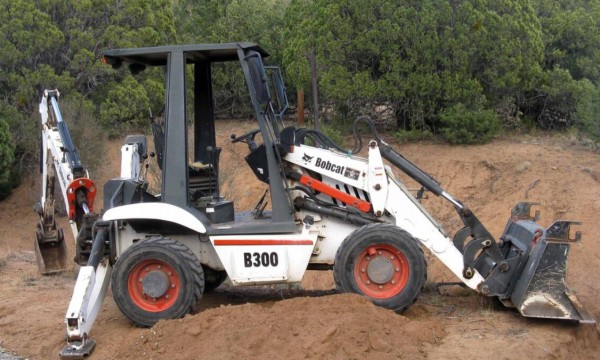 BobcatB300(C).jpg