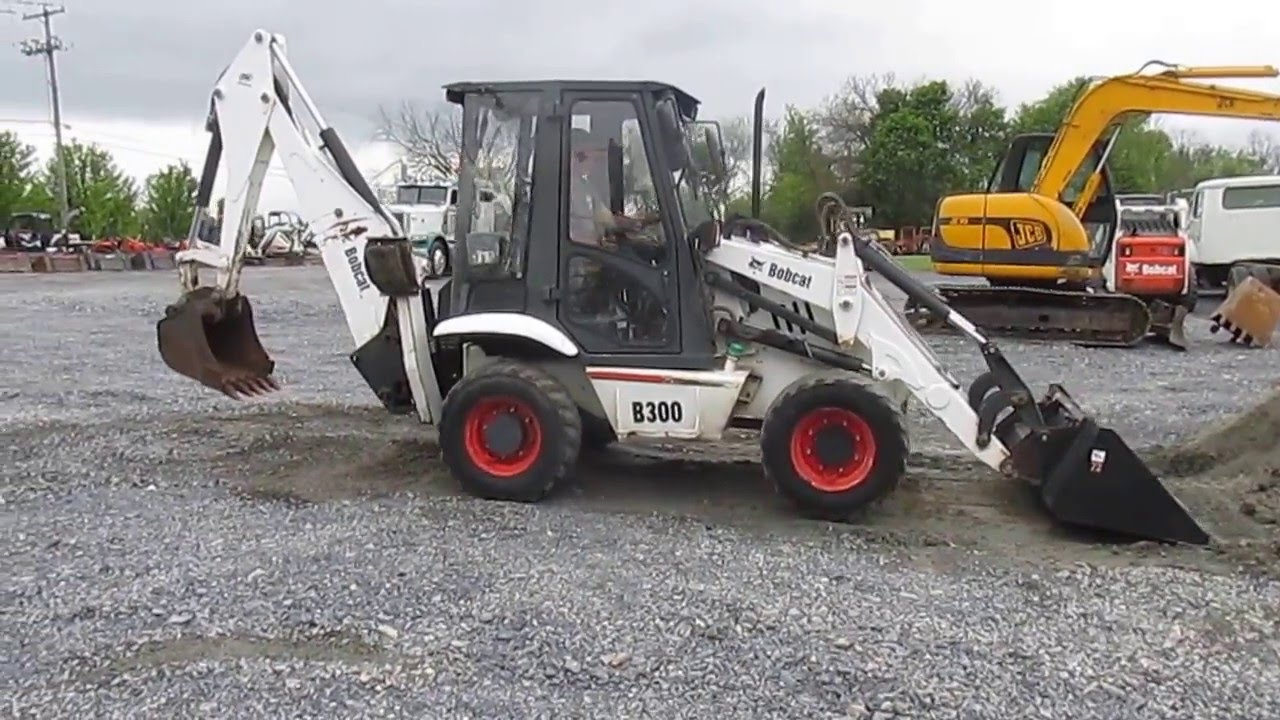 BobcatB300(A).jpg