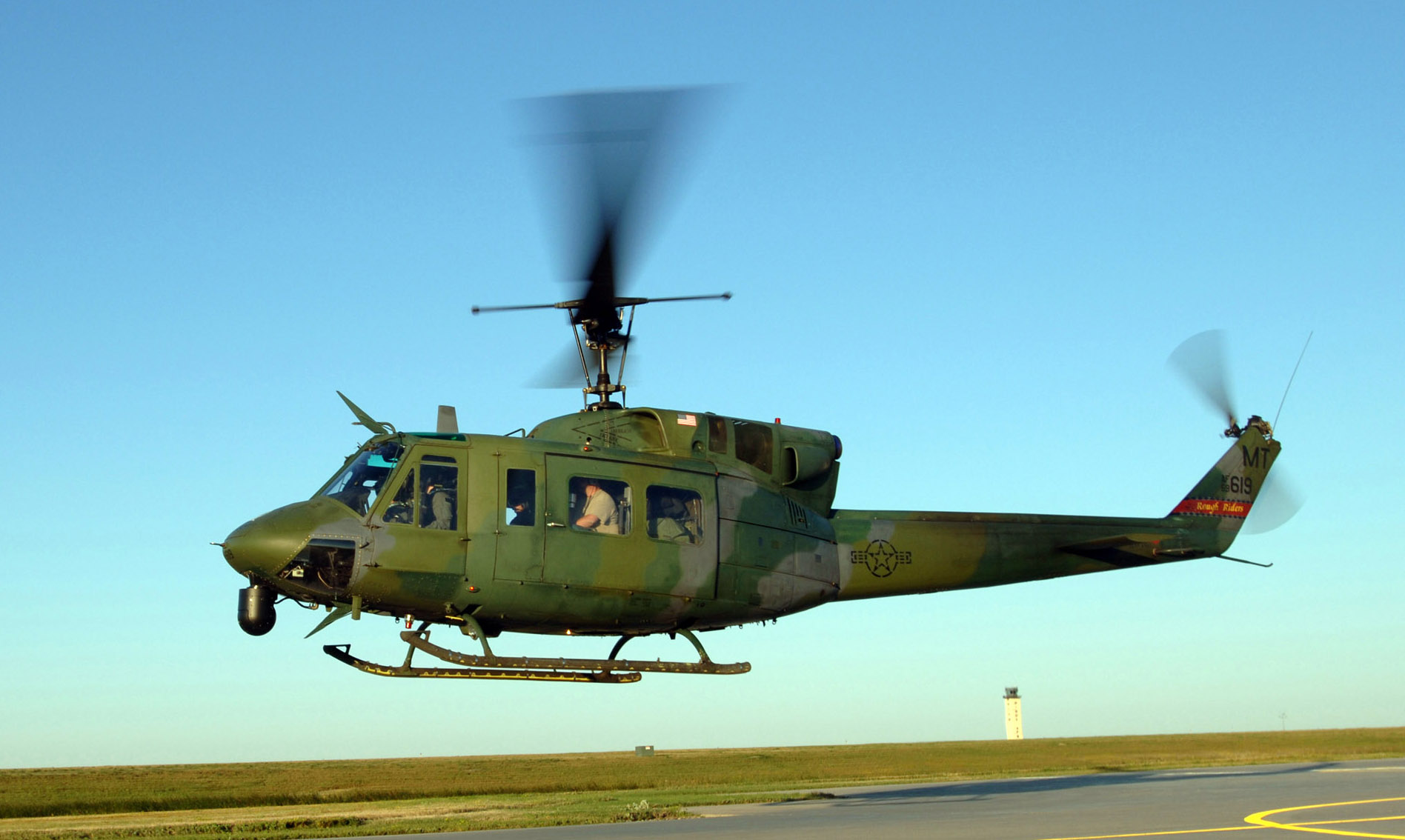 UH-1N_(C).jpg