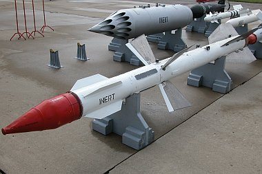R-27ERRussianRocket(C).jpg
