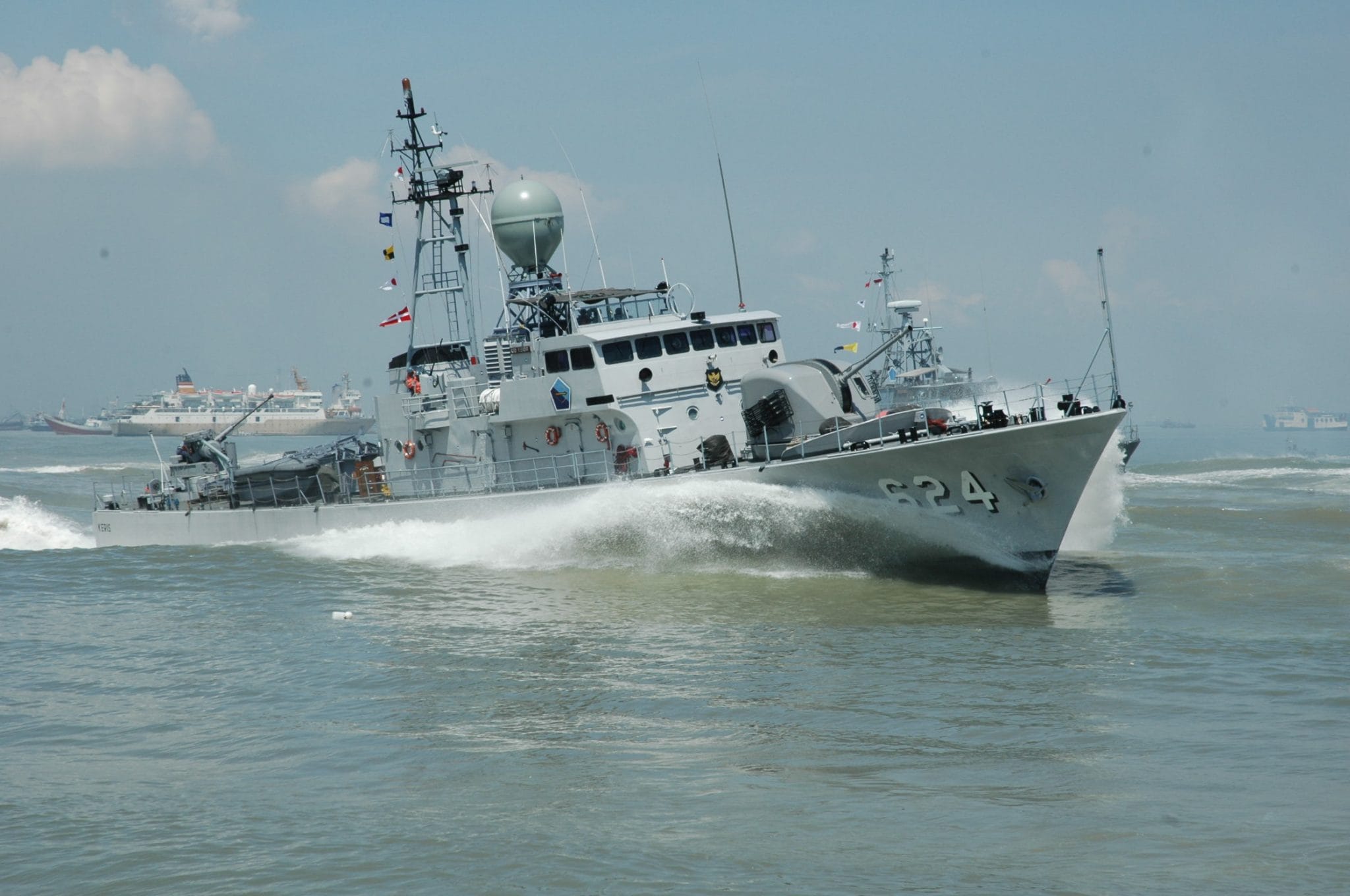 Mandau-class_fast_attack_craft(A).jpg