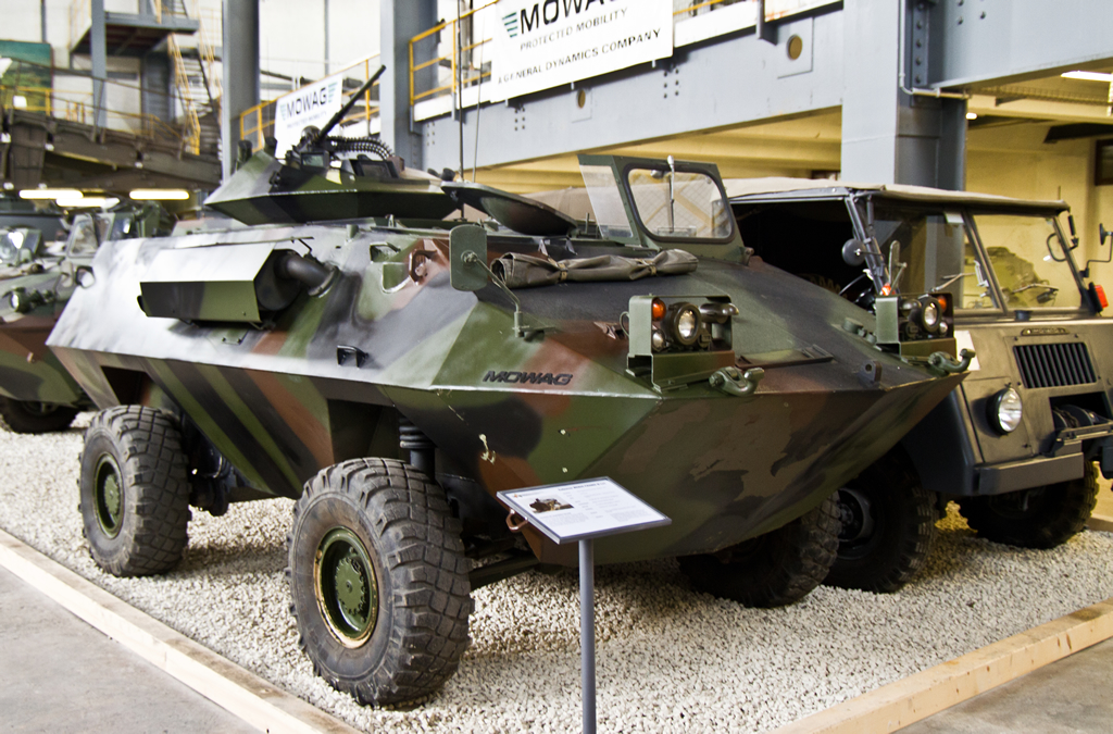 Piranha_III_(4_x_4)_APC(b).jpg