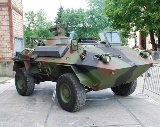 Piranha_III_(4_x_4)_APC(C).jpg