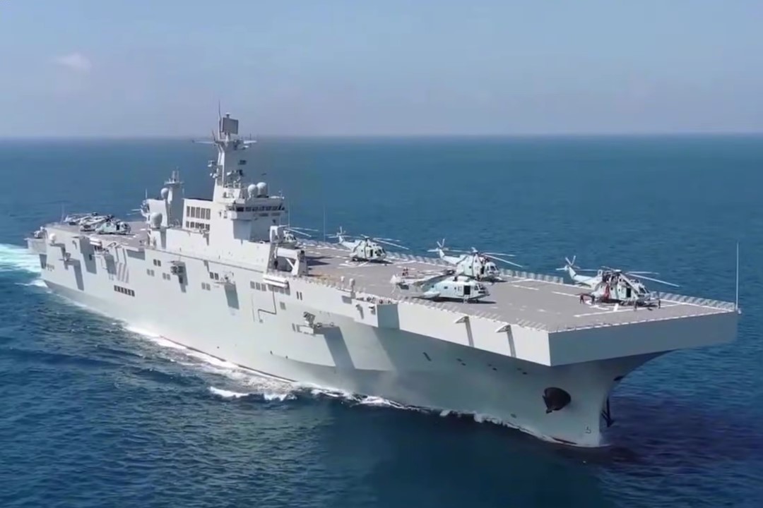 Type_075_Class_(Yushen_Class)_(A).jpg