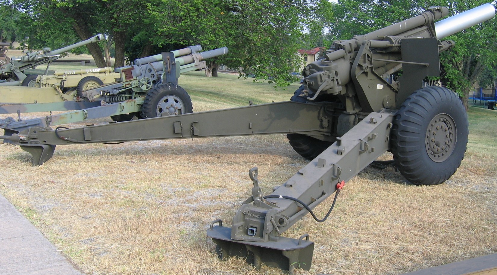 M114A1_How_(BB).jpg