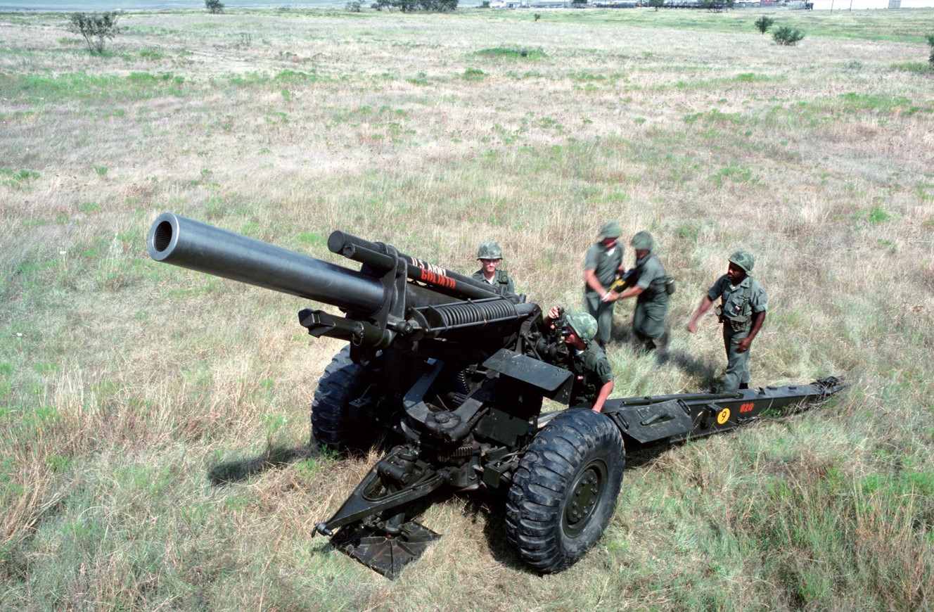M114A1_How_(CC).jpg