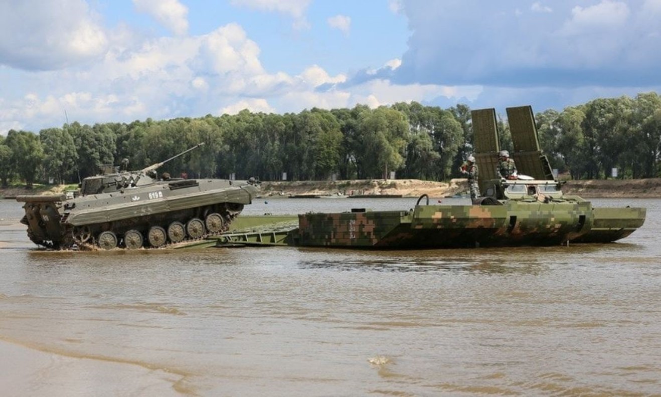 GZM-003_Self-propelled_Pontoon_Bridge_(DD).jpg