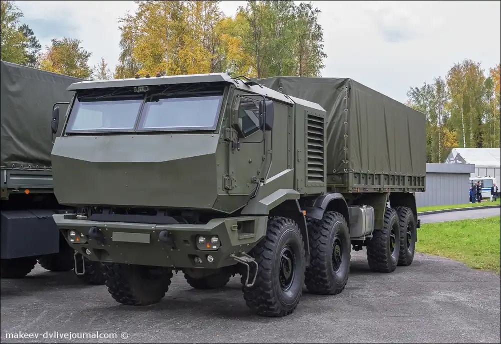 KamAZ-6560M_Russian_8x8_(CC).jpg