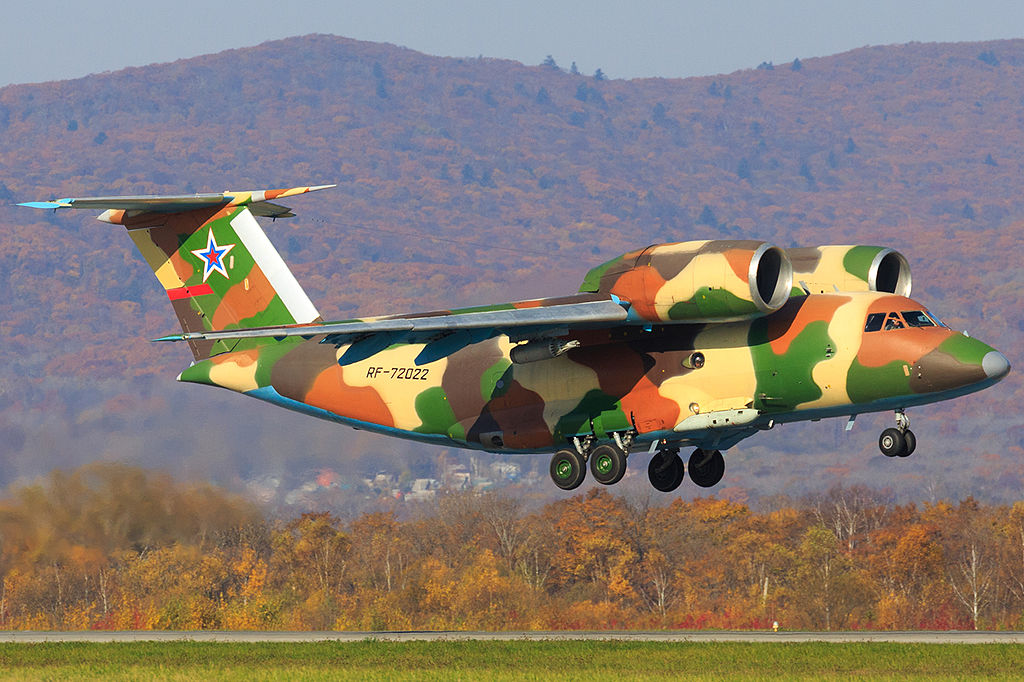 Antonov_An-72_Coaler_(BB).jpg