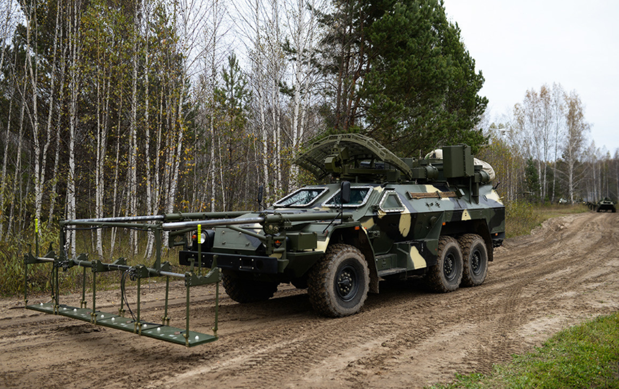 Listva_Russian_6x6_Remote-Controlled_Mine_Clearance_Vehicle(C).png