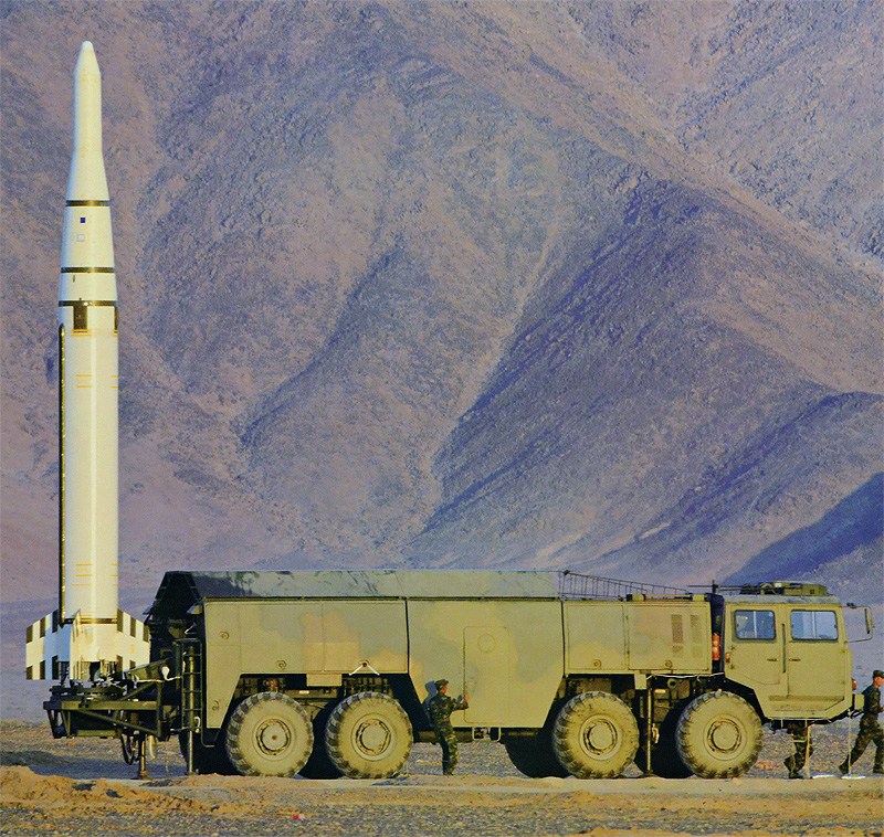 DF-15_TEL_Erected.jpg