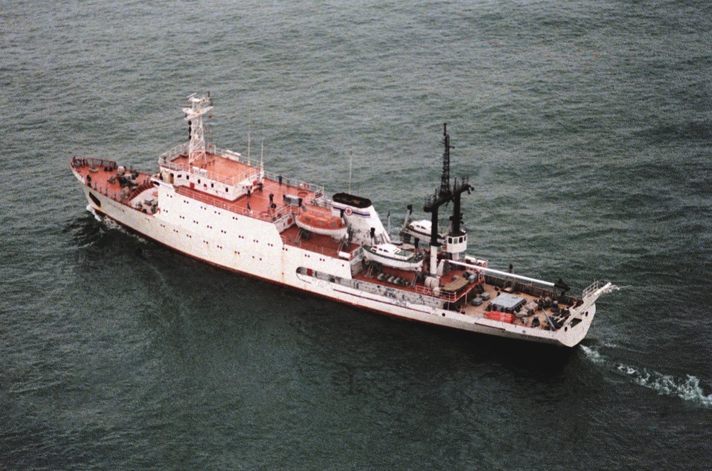 Yug_Class_Survey_Ship_(BB).jpg