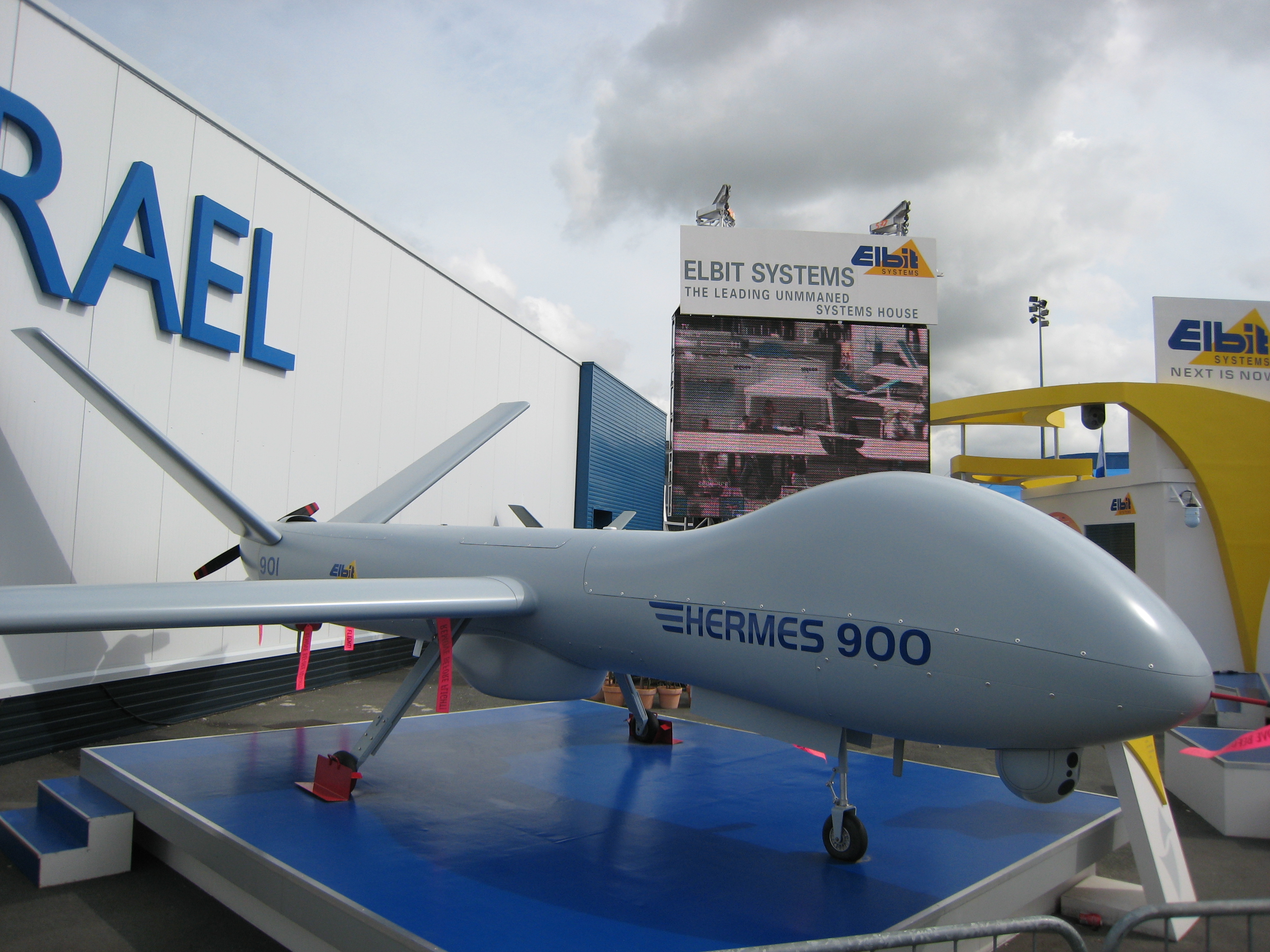Hermes_900_Israeli_(BB).jpg