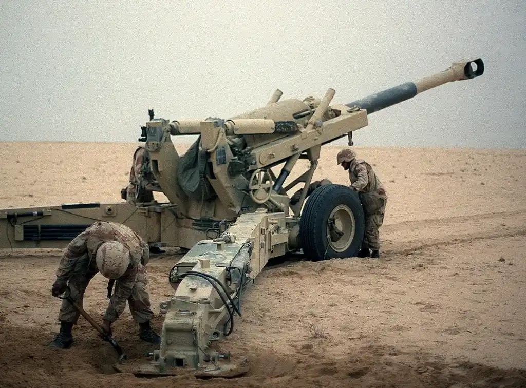 M198_American_155mm_(A).jpg