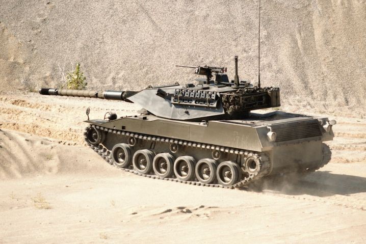 Stingray_American_Light_Tank_(B).jpg
