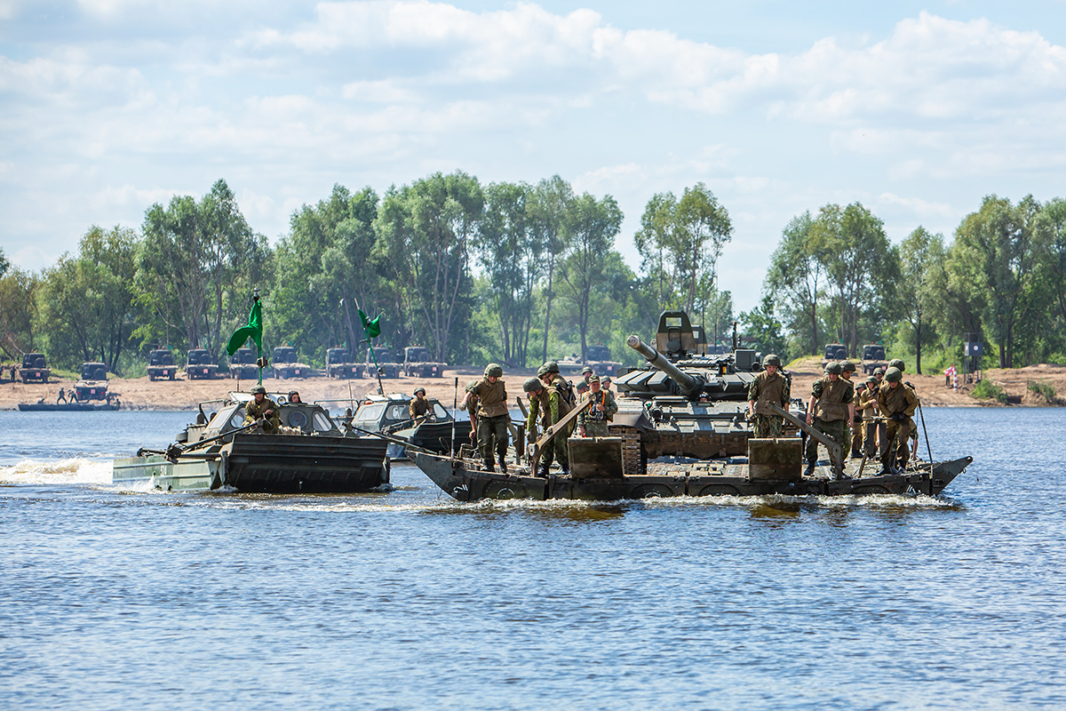Pontoon-BridgeExercise2018-07.jpg