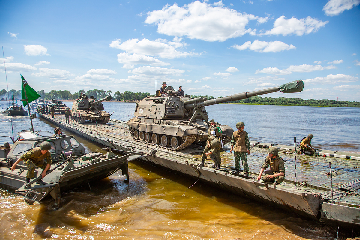 Pontoon-BridgeExercise2018-08.jpg