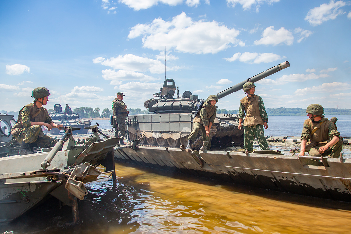 Pontoon-BridgeExercise2018-09.jpg
