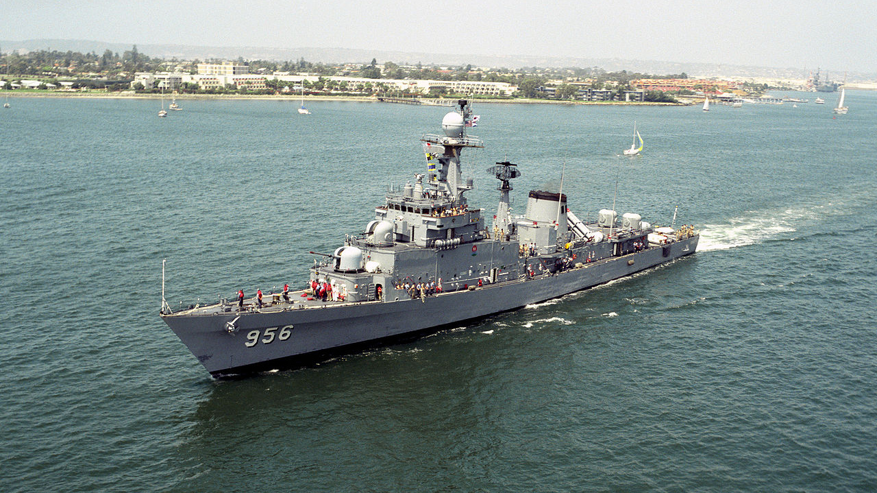 Ahmad_Yani-class_frigate(B).jpg