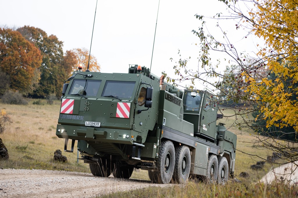 Liebherr_G-BKF(B).jpg