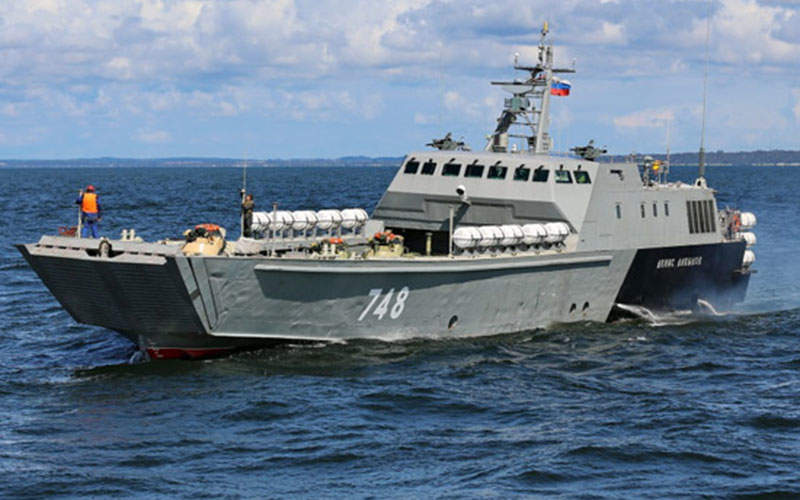 Dyugon-class_landing_craft_(C).jpg
