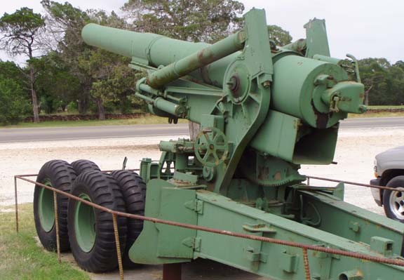 M115_American_203mm_(CC).jpg