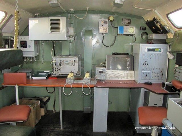 R-330ZH_Zhitel_jamming_communication_station.jpg