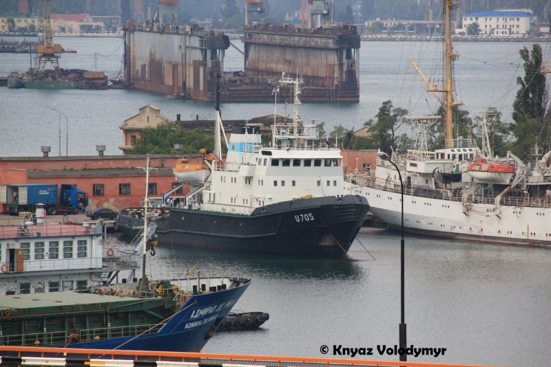 Kremenets_Tug_(B).jpg