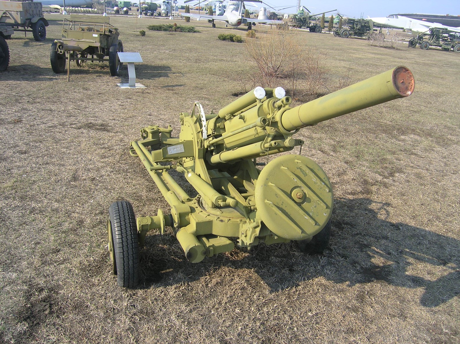 2B9_Vasilek_Russian_82mm_(B).jpg