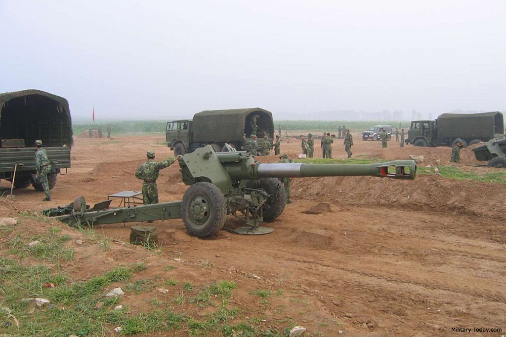 PL-66_152mm_Towed_Gun-Howitzer(b).jpg