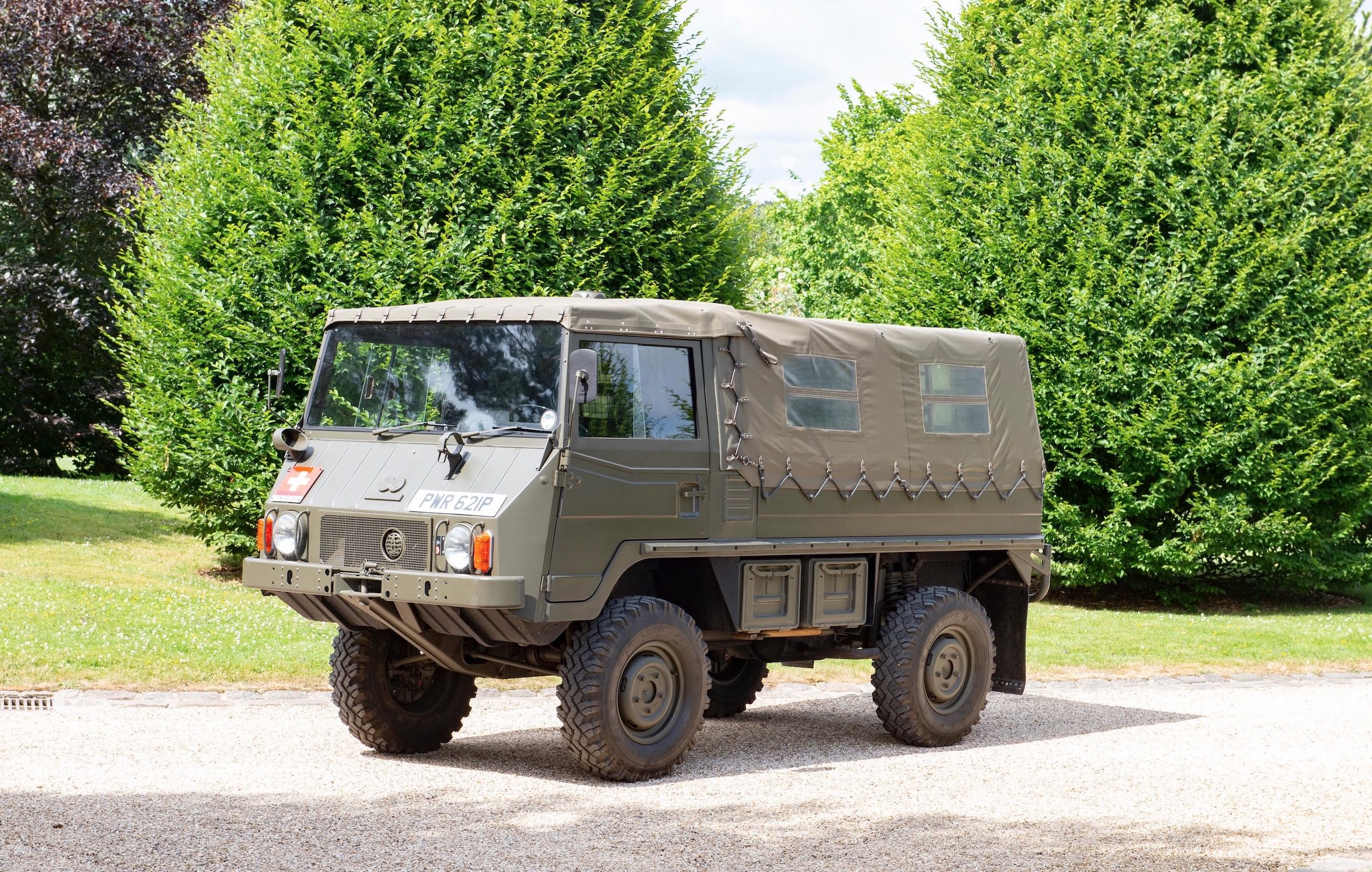 Pinzgauer_4x4(A).jpg
