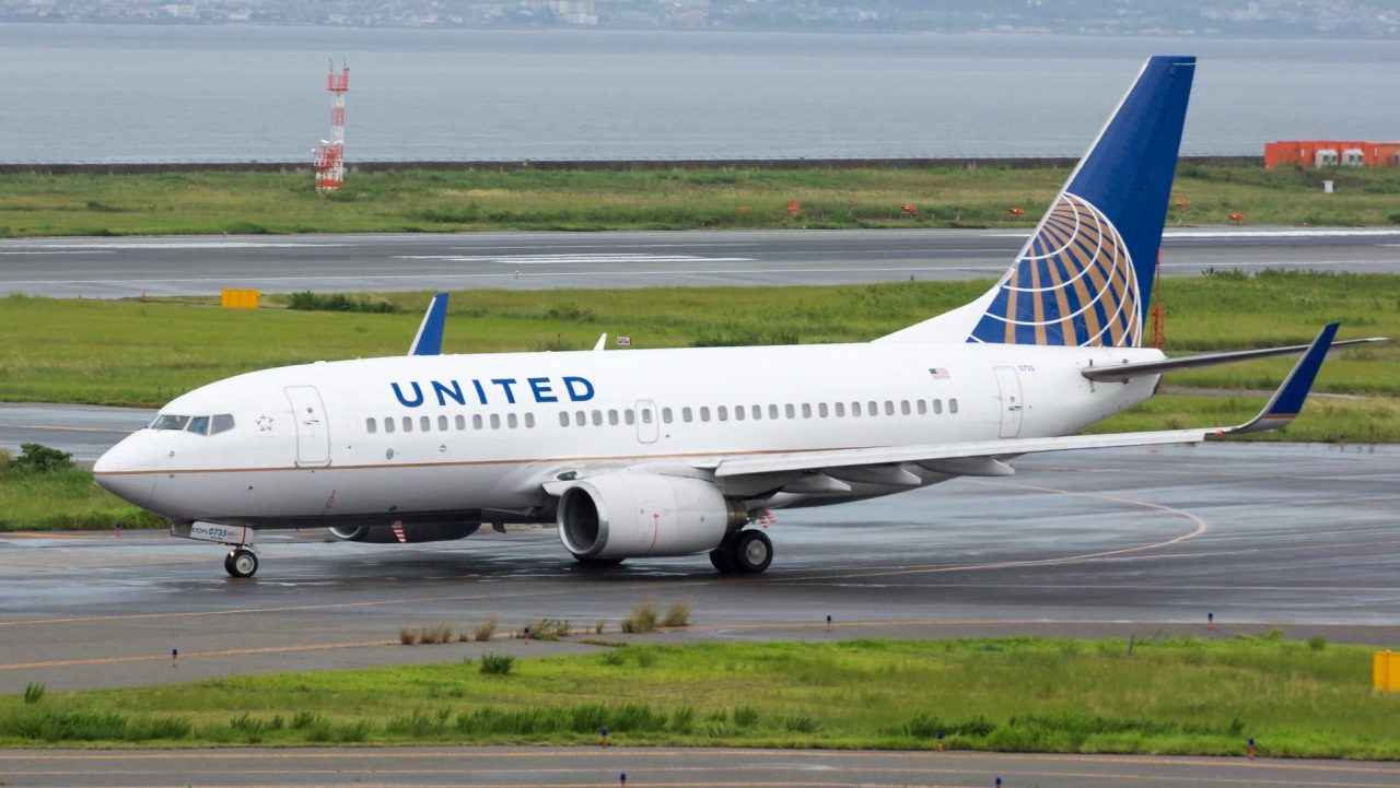 Boeing_737-700(B).jpg