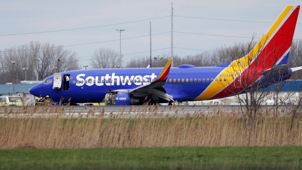 Boeing_737-700(A).jpg
