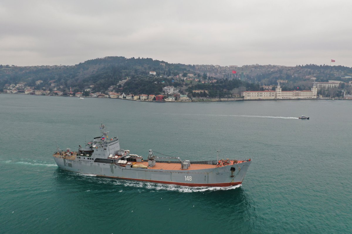 Alligator-class_landing_ship_(B).jpg